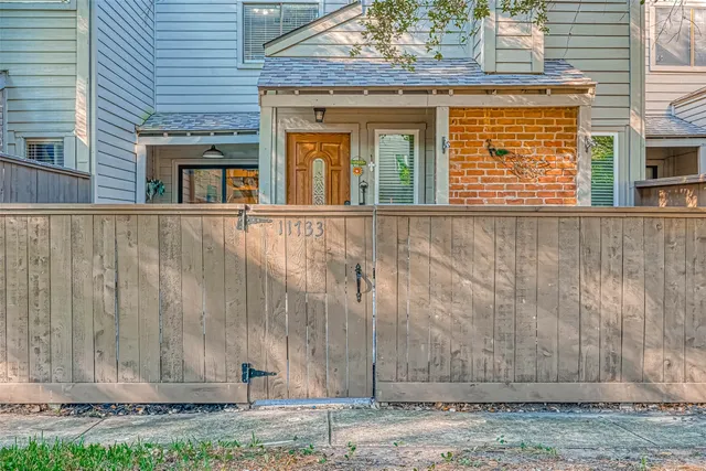 $1,950 | 11733 Lakeside Pl Drive, Houston, TX 77077