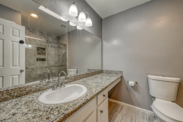 $1,950 | 11733 Lakeside Pl Drive, Houston, TX 77077