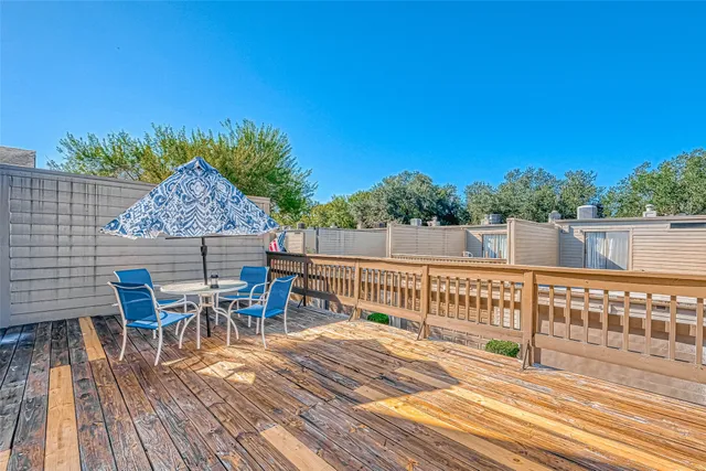 $1,950 | 11733 Lakeside Pl Drive, Houston, TX 77077