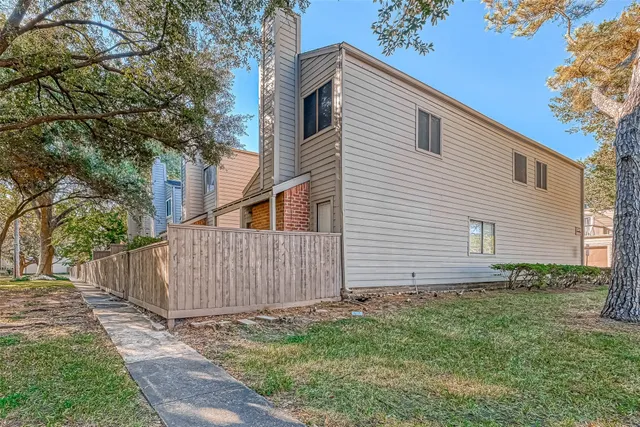 $1,950 | 11733 Lakeside Pl Drive, Houston, TX 77077