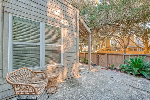 $1,950 | 11733 Lakeside Pl Drive, Houston, TX 77077