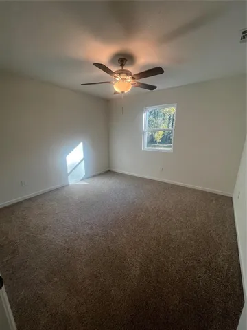 a view of empty room with window