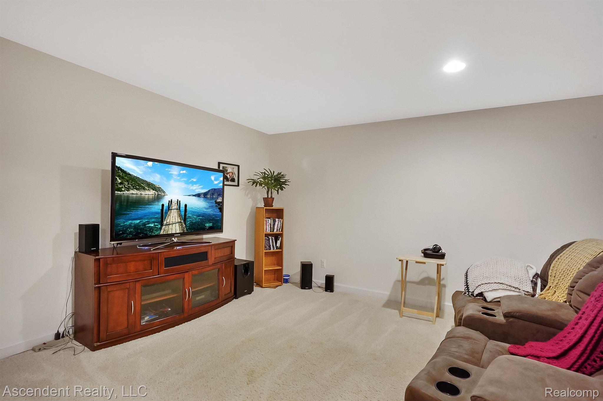 3704 Tremonte Circle, Unit 88 Rochester, MI 48306 - Photo 34 of 41 Lower level rec area view 5