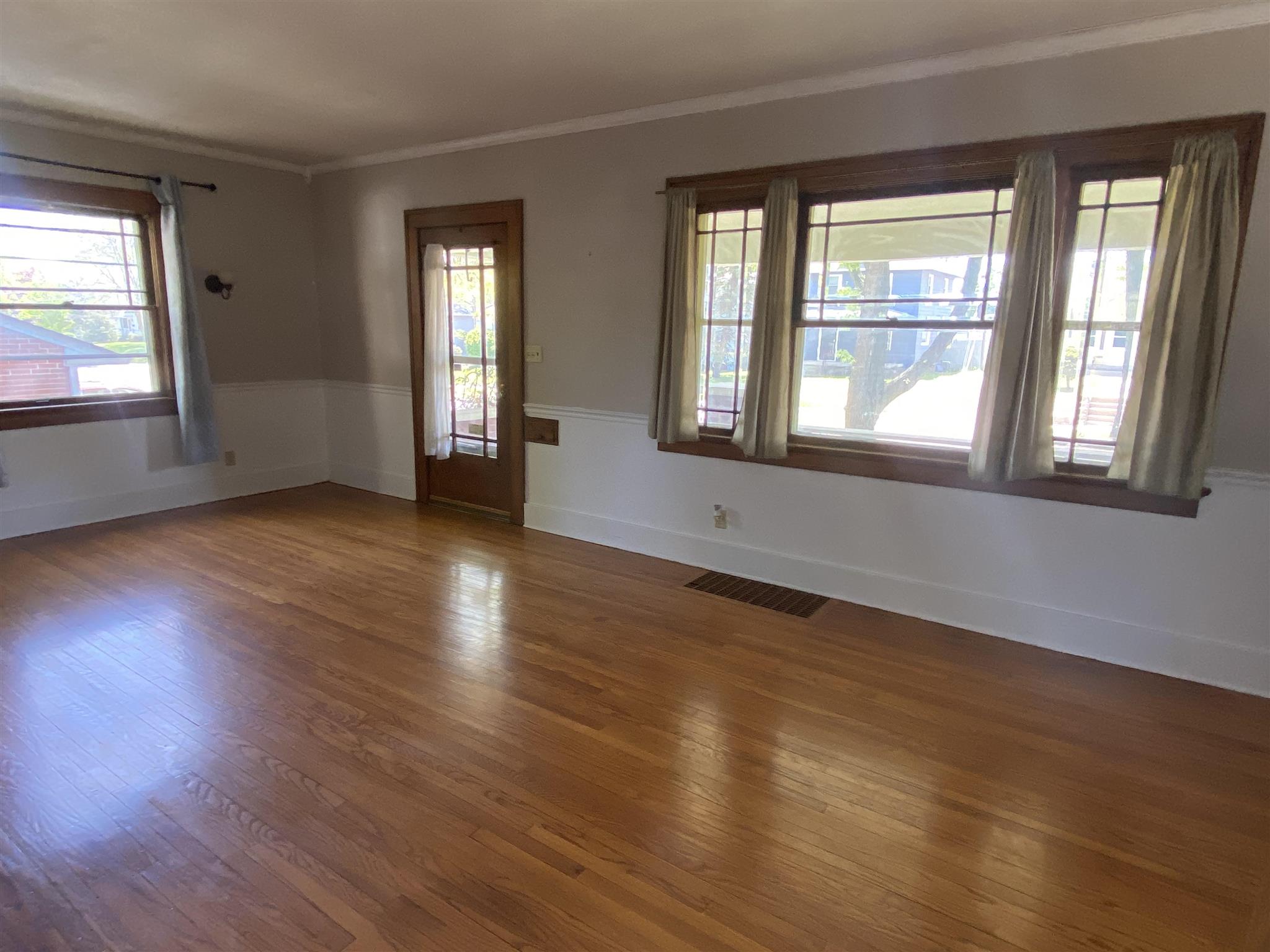 1616 Spring Street Fort Wayne, IN 46808 - Photo 3 of 14