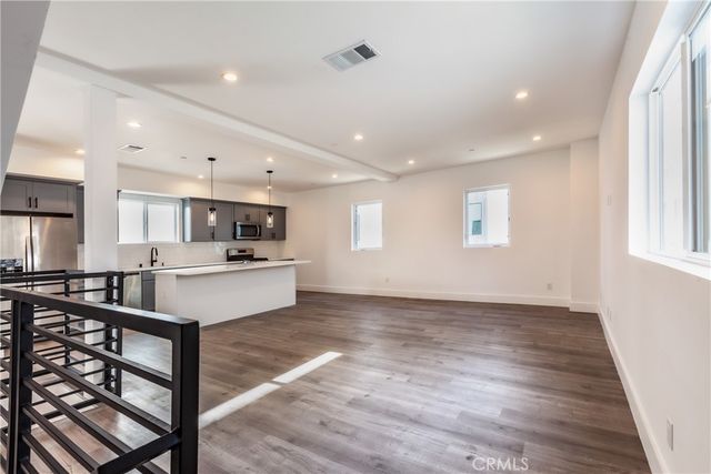 $4,170 | 10910 Hesby Street, Unit B, North Hollywood, CA 91601