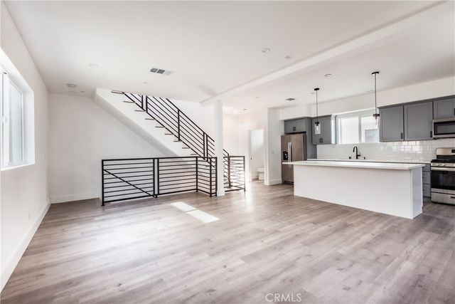 $4,170 | 10910 Hesby Street, Unit B, North Hollywood, CA 91601