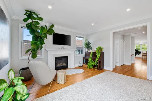 $6,500 | 545 East Fulton Street, Long Beach, NY 11561