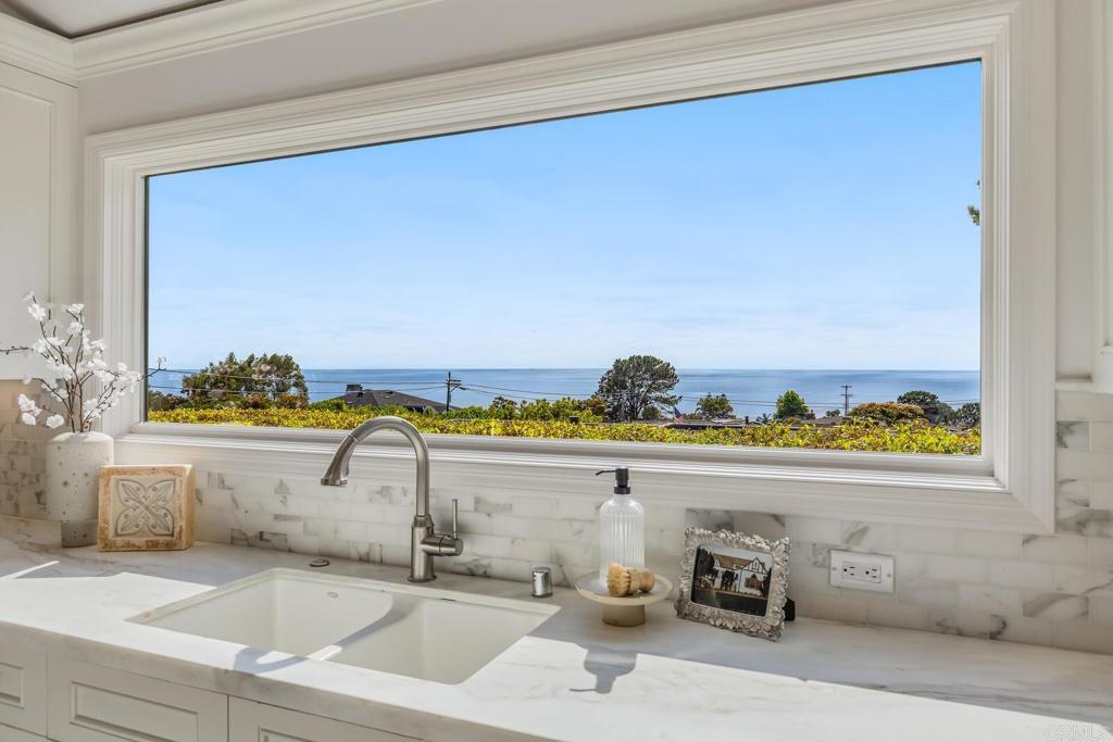 550 Amphitheatre Drive Del Mar, CA 92014 - Photo 26 of 63