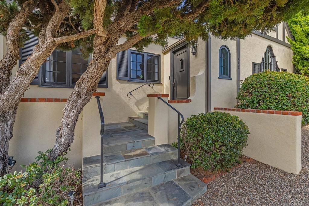 550 Amphitheatre Drive Del Mar, CA 92014 - Photo 8 of 63