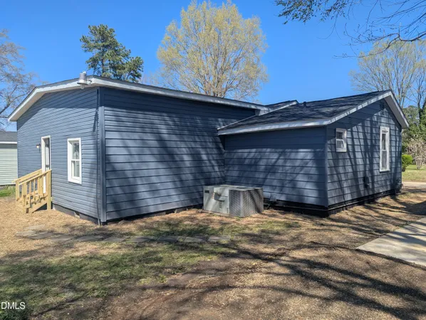 $1,400 | 502 East Surles Street, Dunn, NC 28334