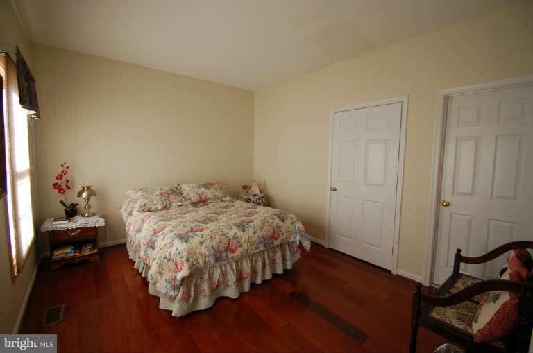 16805 Cashell Road Olney, MD 20832 - Photo 10 of 26 Bedroom