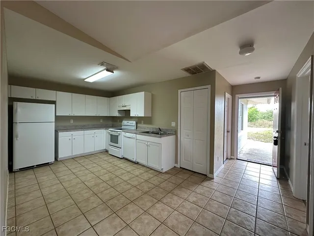 $1,195 | 1125 Gilbert Avenue South, Unit 1125, Lehigh Acres, FL 33973