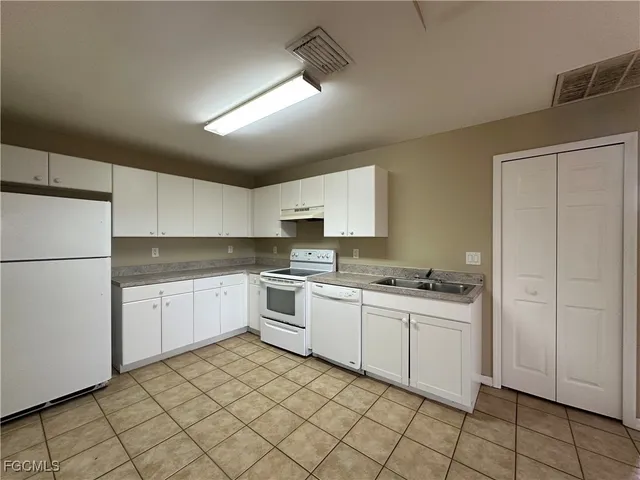 $1,195 | 1125 Gilbert Avenue South, Unit 1125, Lehigh Acres, FL 33973