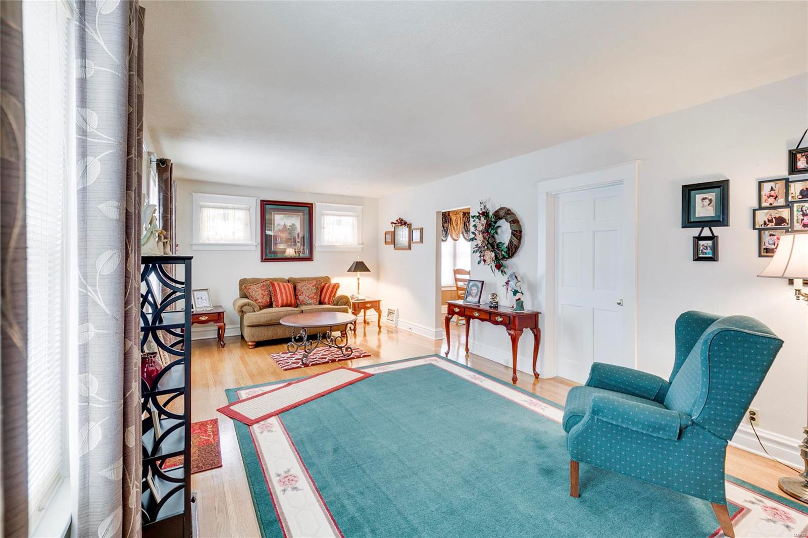 4132 Ringer Road St. Louis, MO 63129 - Photo 4 of 30 Gallery Image 4