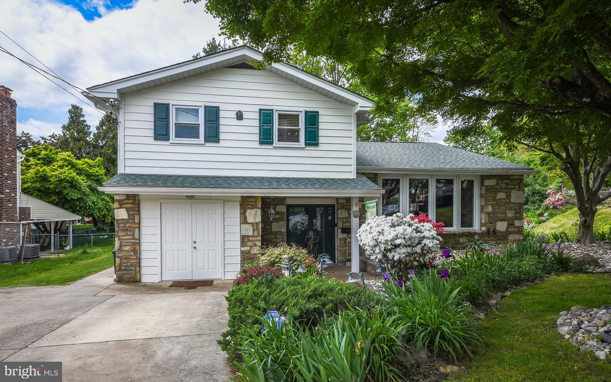 9252 Laramie Road Philadelphia, PA 19115 - Photo 2 of 44