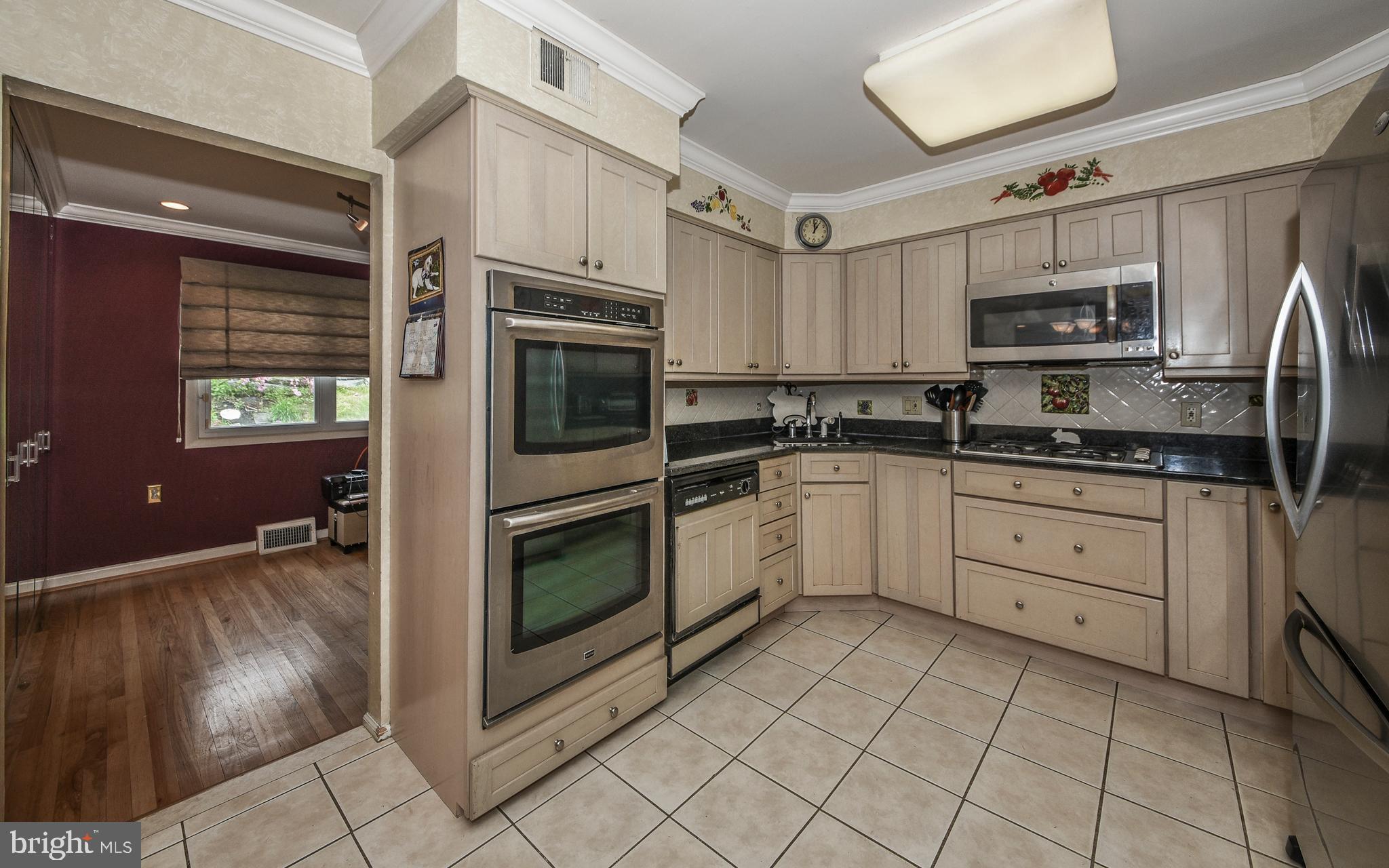 9252 Laramie Road Philadelphia, PA 19115 - Photo 16 of 44
