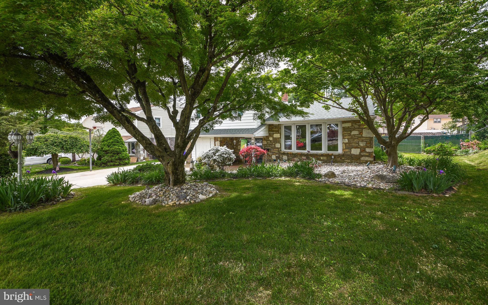 9252 Laramie Road Philadelphia, PA 19115 - Photo 3 of 44