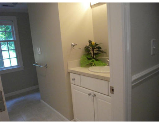 92 Jericho Road, Unit 92 Weston, MA 02493 - Photo 10 of 21