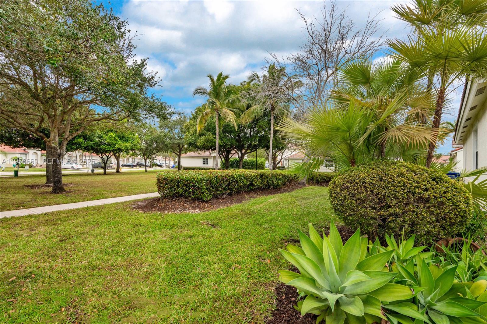 18823 Southwest 28th Street Miramar, FL 33029 - Photo 4 of 35