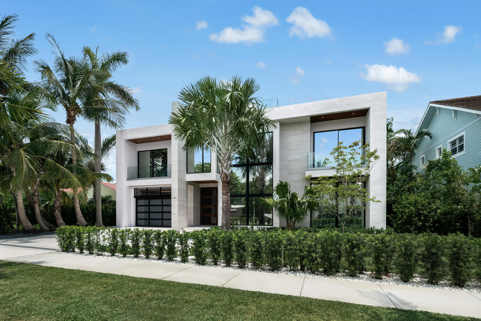 141 Cortez Road West Palm Beach, FL 33405 - Photo 2 of 63 LG101237-MLS