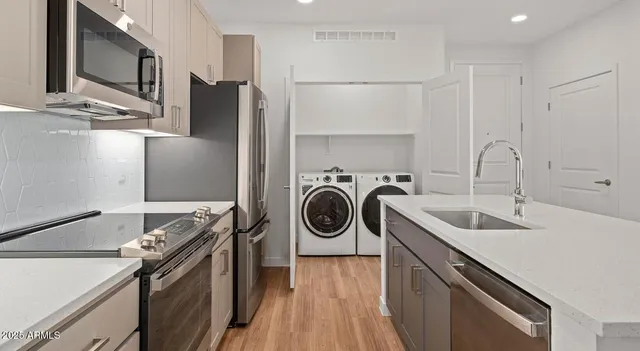 $1,693 | 5885 South 32nd Street, Unit A1, Phoenix, AZ 85040