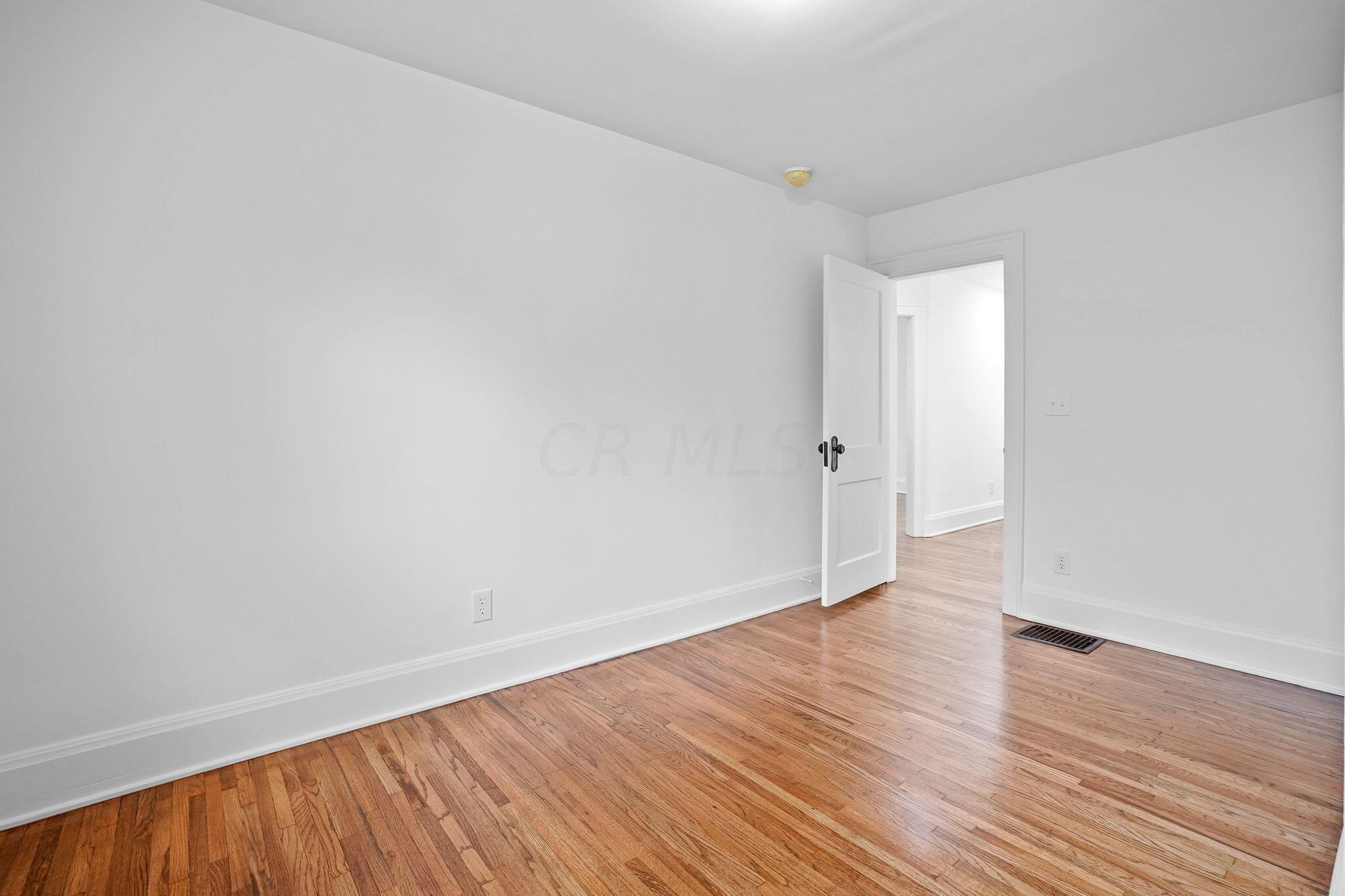 204 Acton Road Columbus, OH 43214 - Photo 23 of 40 38-web-or-mls-DSC04555_1