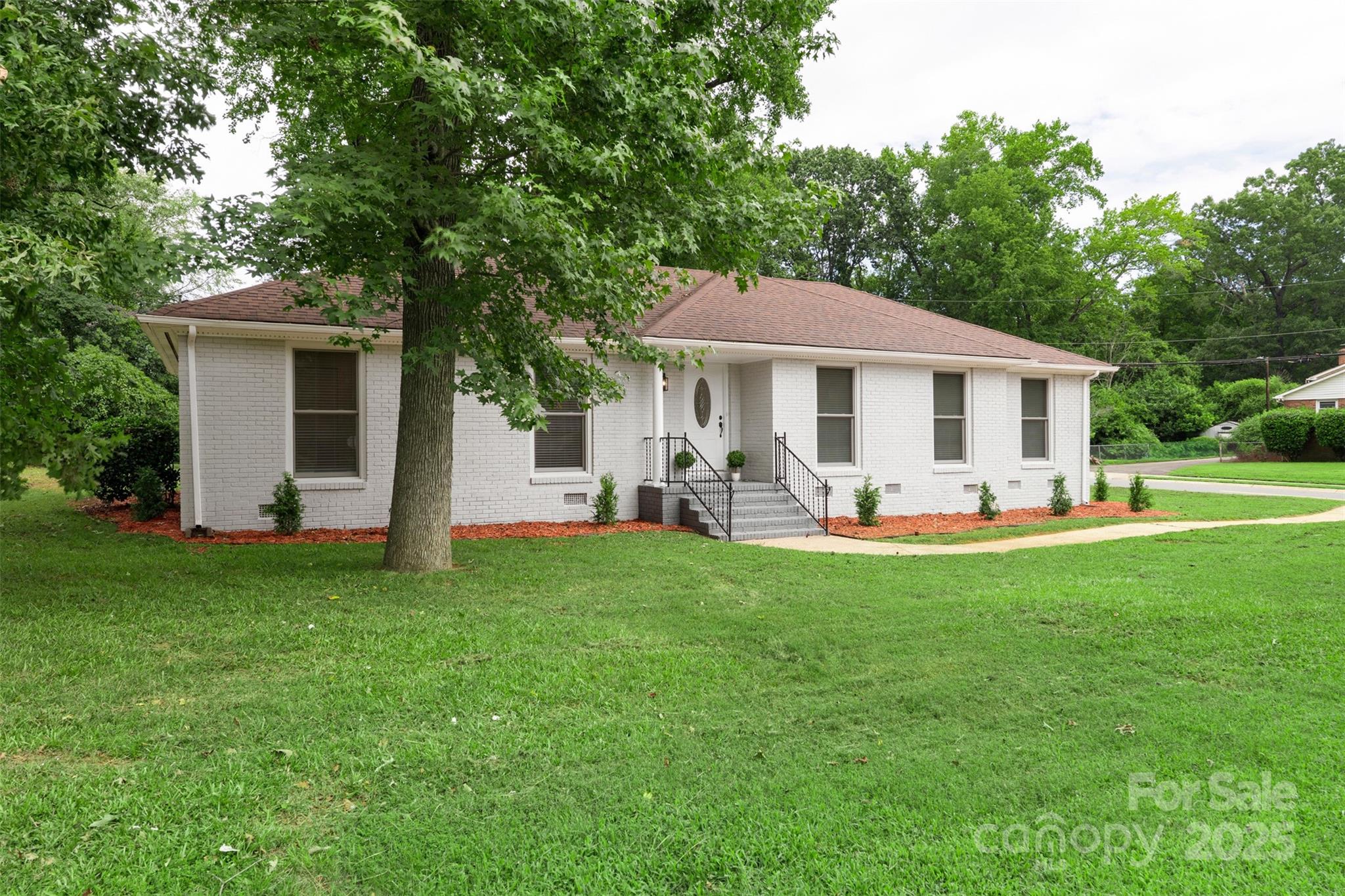 7431 Idlewild Road Charlotte, NC 28212 - Photo 2 of 23 Gallery Image 2