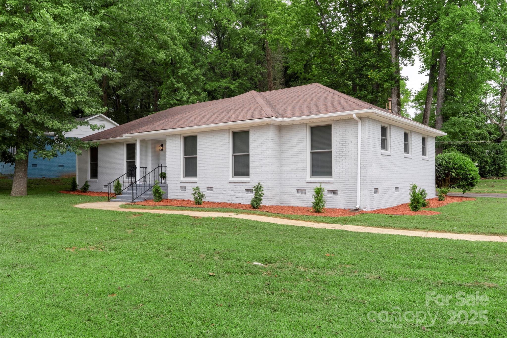 7431 Idlewild Road Charlotte, NC 28212 - Photo 3 of 23 Gallery Image 3