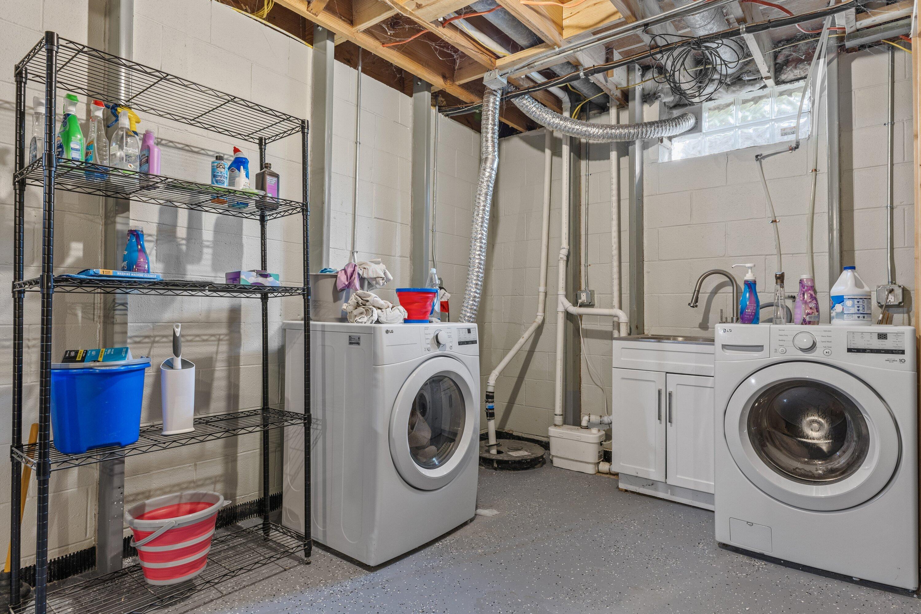 1005 Lone Tree Road Elm Grove, WI 53122 - Photo 35 of 35 laundry in LL