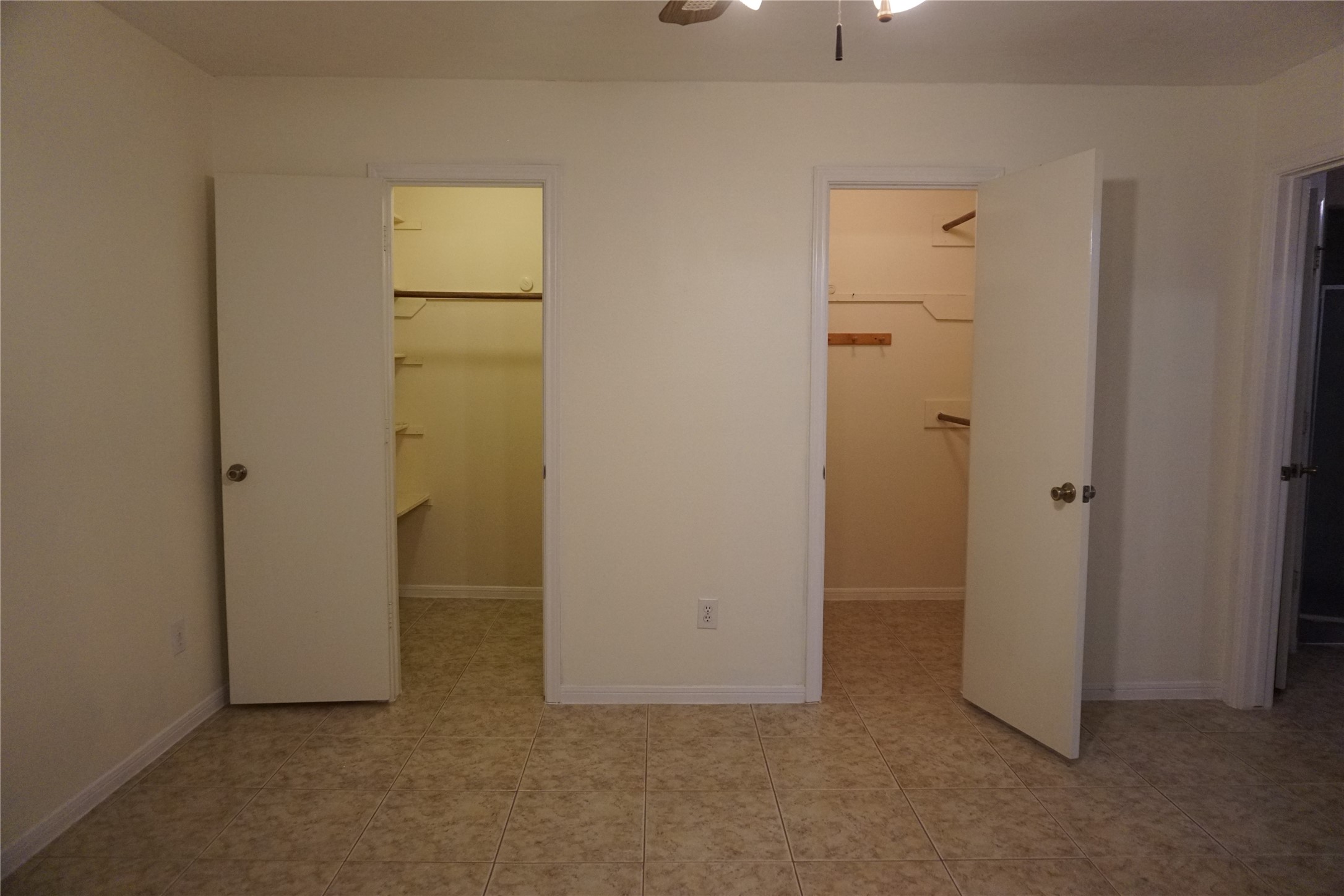 3601 Colleen Meadows Circle Houston, TX 77080 - Photo 15 of 22 Primary Bedroom Closets