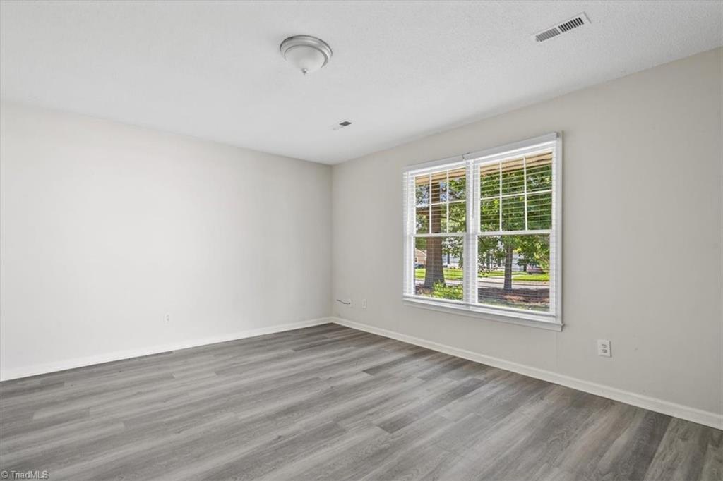 511 Apple Ridge Road Greensboro, NC 27406 - Photo 3 of 44 Gallery Image 3
