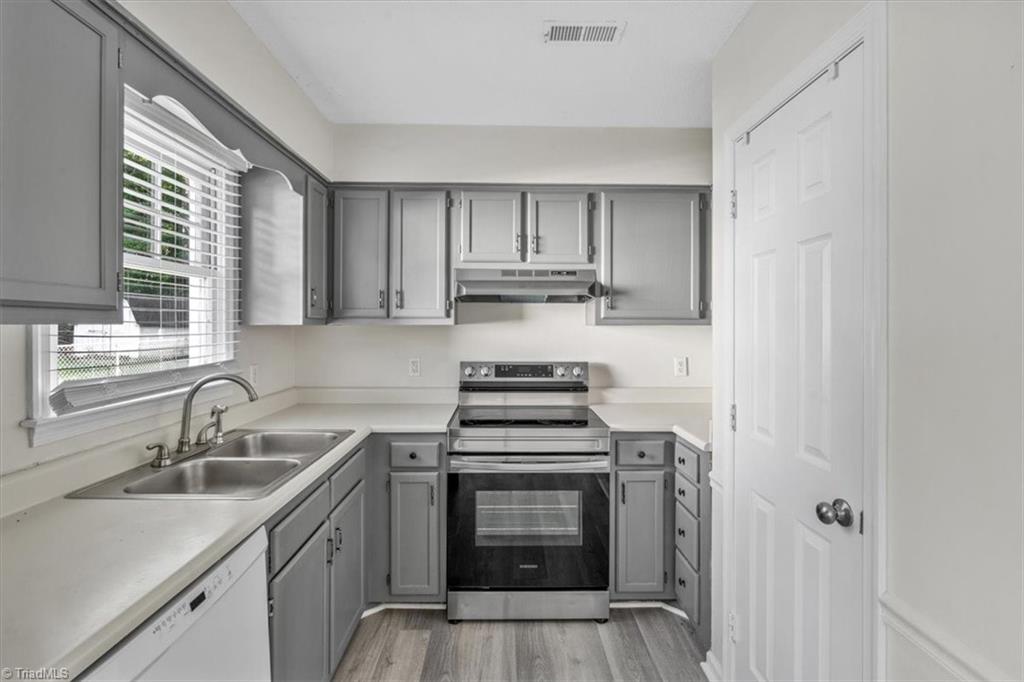 511 Apple Ridge Road Greensboro, NC 27406 - Photo 8 of 44 Gallery Image 8