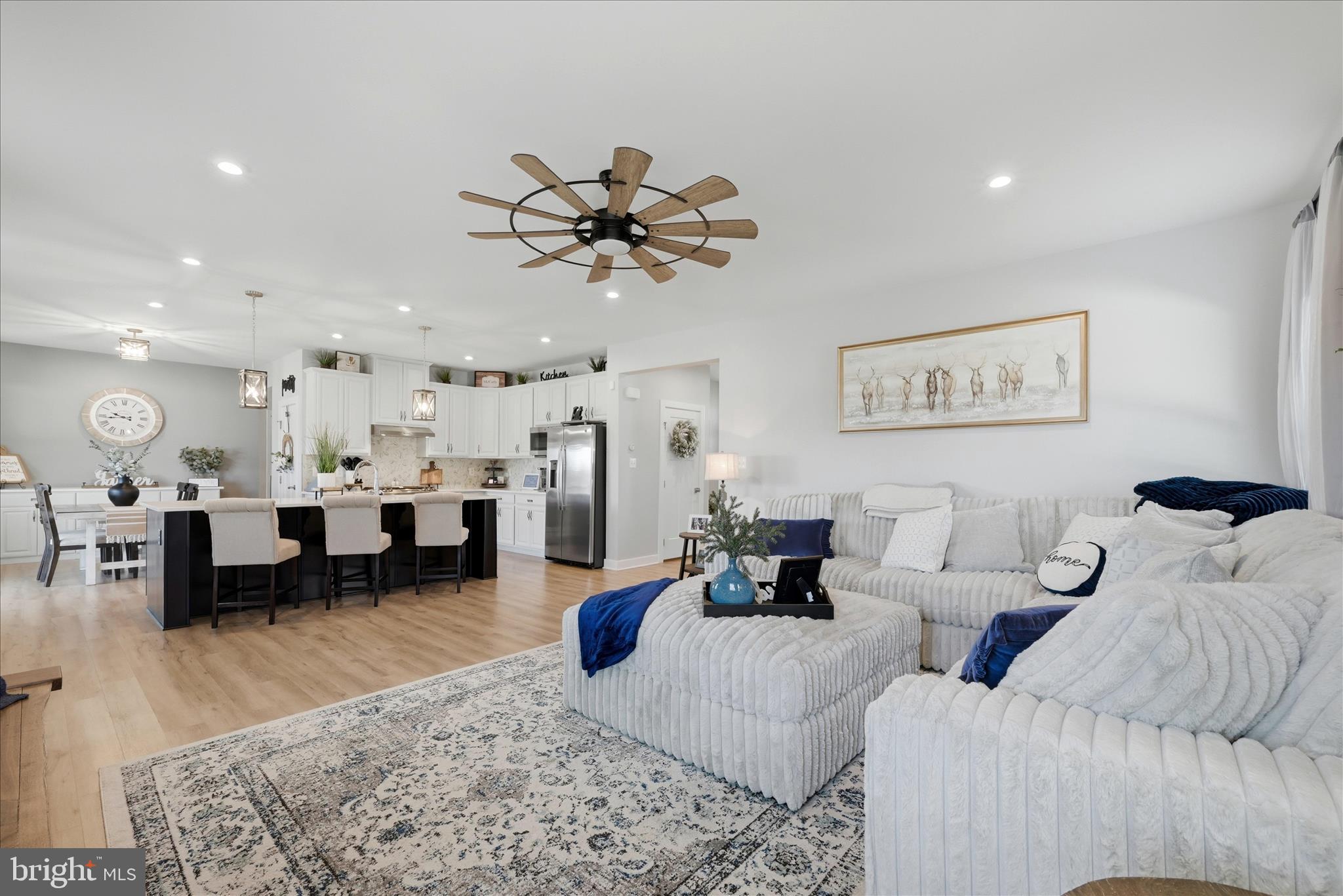 111 Decatur Circle Stephens City, VA 22655 - Photo 14 of 70 Living Room
