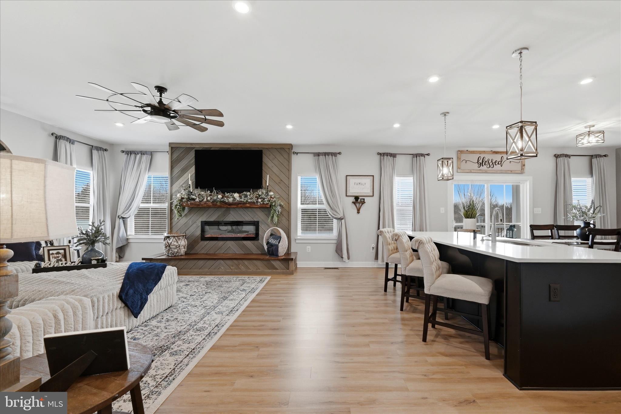 111 Decatur Circle Stephens City, VA 22655 - Photo 3 of 70 Living Room