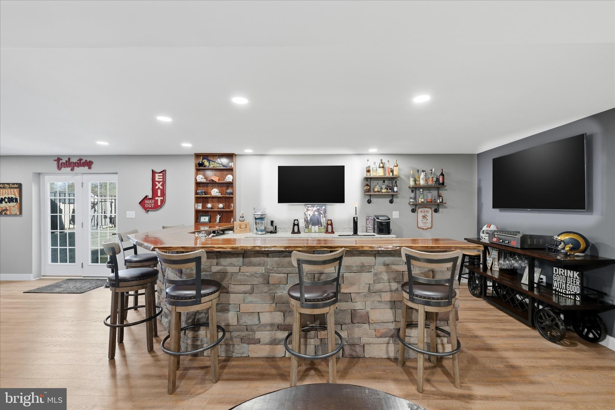 111 Decatur Circle Stephens City, VA 22655 - Photo 52 of 70 Bar