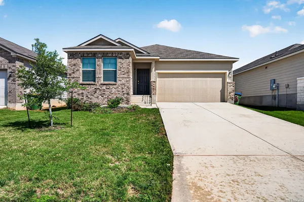 $1,595 | 13111 Bay Pt Way, St. Hedwig, TX 78152