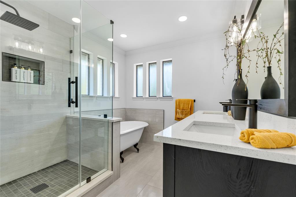 4044 Dorris Road Irving, TX 75038 - Photo 12 of 23 Gallery Image 12