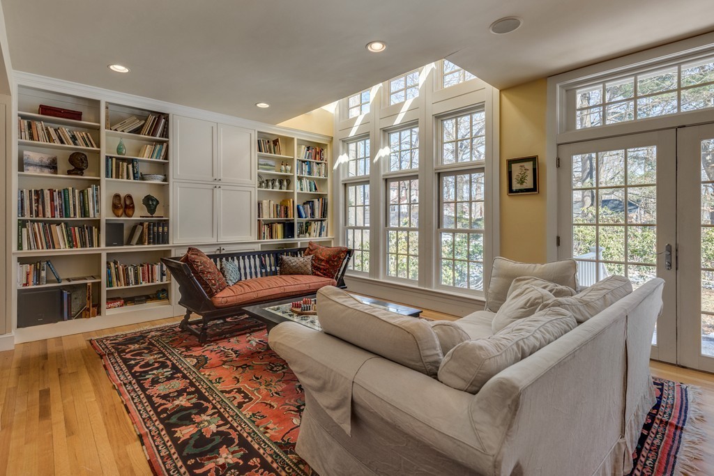 10 Columbine Road Milton, MA 02186 - Photo 4 of 30 Gallery Image 4