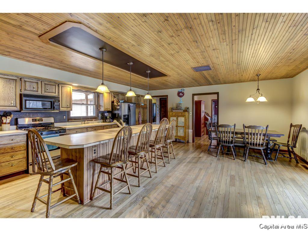 218 Deer Creek Road Rochester, IL 62563 - Photo 8 of 36