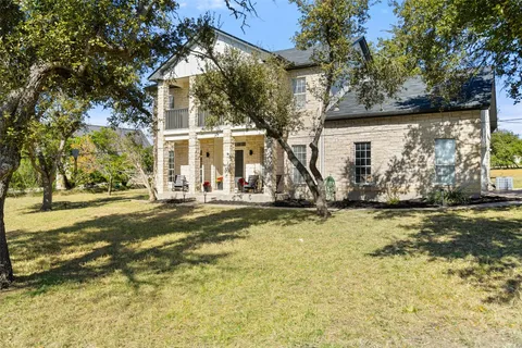 $699,999 | 310 Saddle Blanket Drive, Dripping Springs, TX 78620