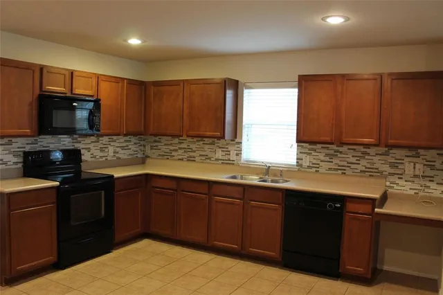 $2,150 | 12732 Northern Pine Drive, Fort Worth, TX 76244