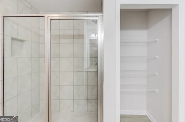 a view of walk in closet