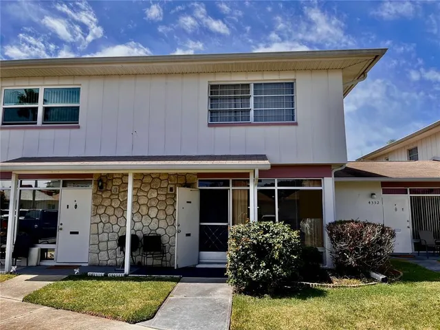 $149,000 | 4352 Tahitian Gardens Circle, Unit E, Holiday, FL 34691