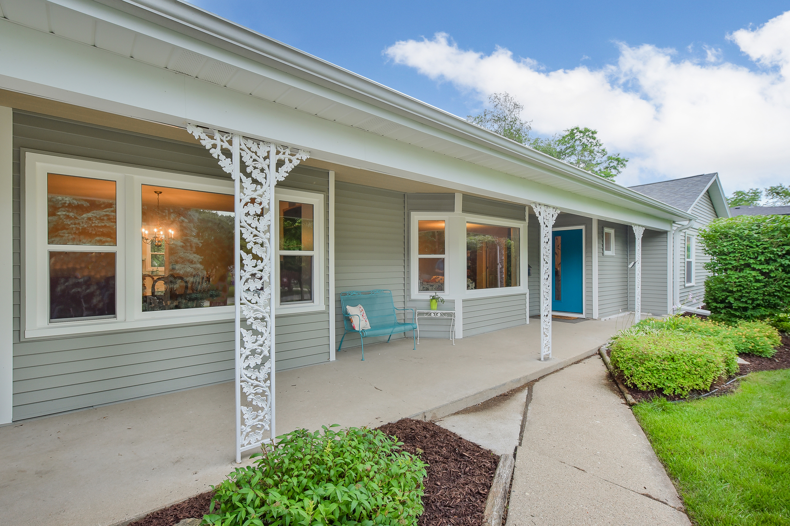 2115 Driving Park Road Wheaton, IL 60187 - Photo 3 of 33