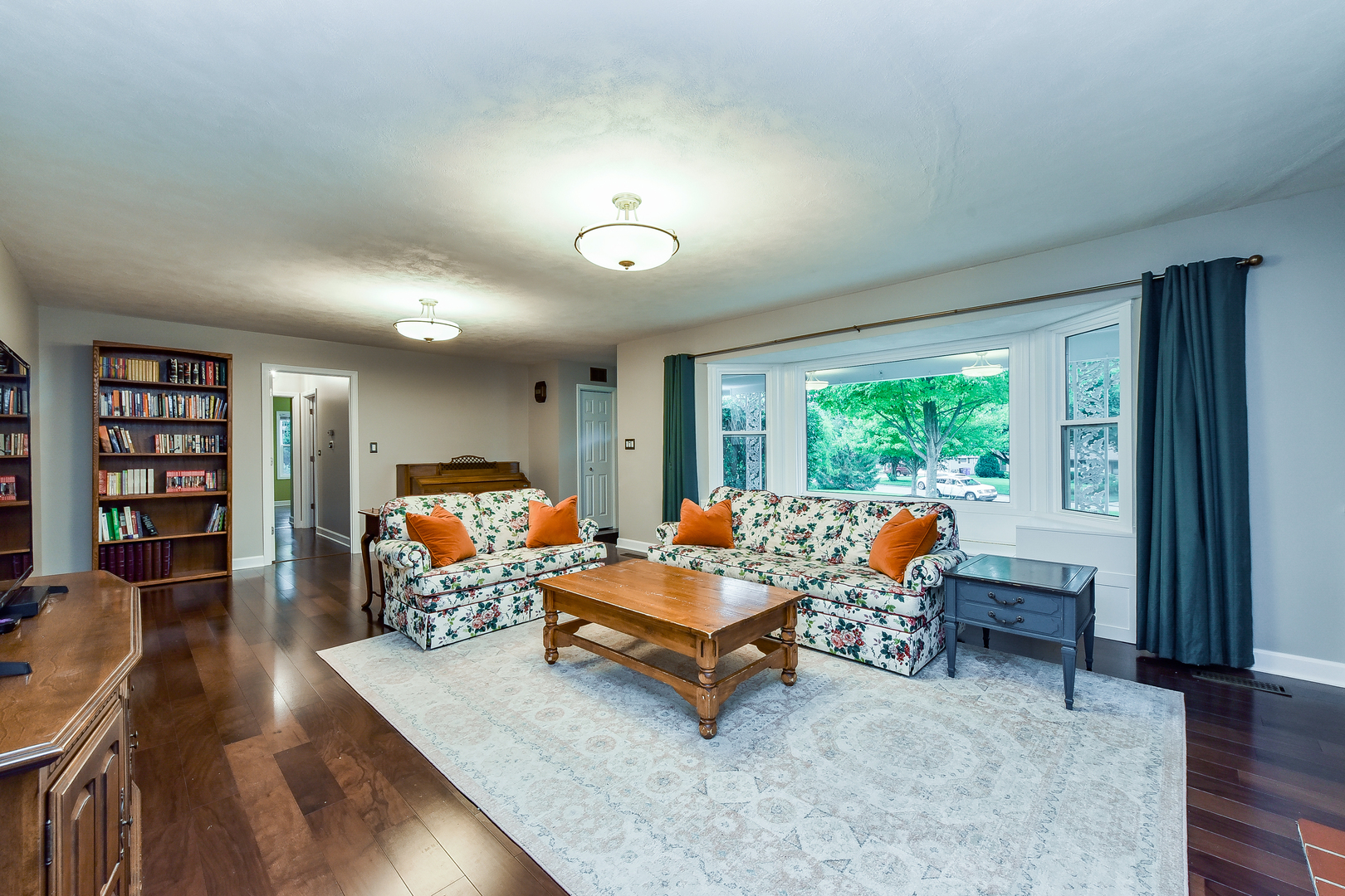 2115 Driving Park Road Wheaton, IL 60187 - Photo 7 of 33