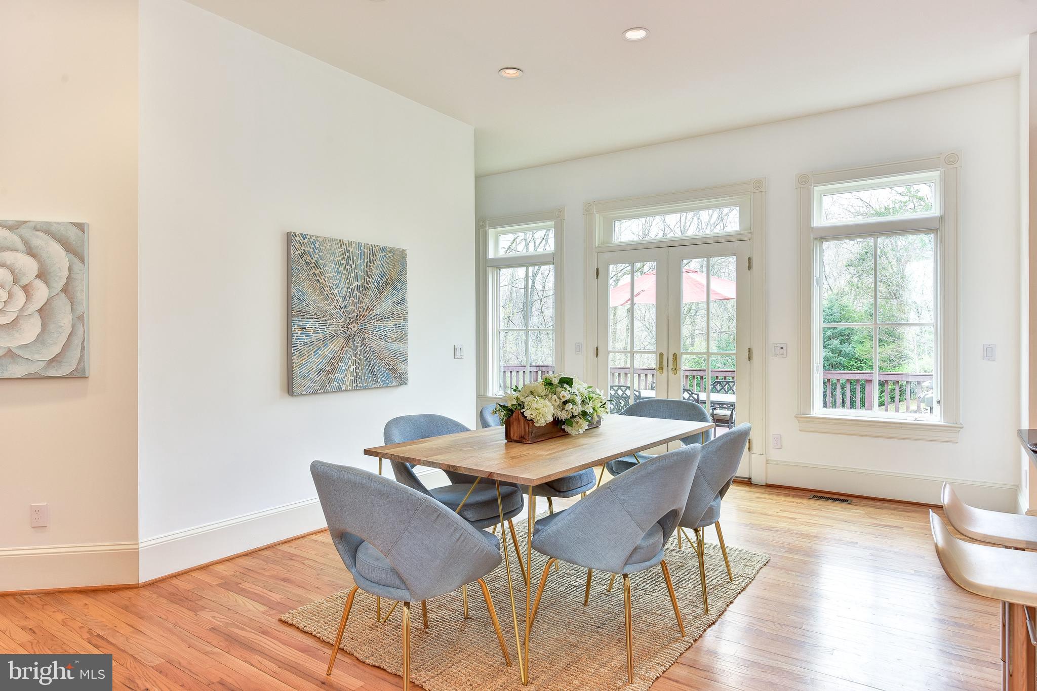 983 Spring Hill Road McLean, VA 22102 - Photo 13 of 41 Sun filled Breakfast Room off kitchen