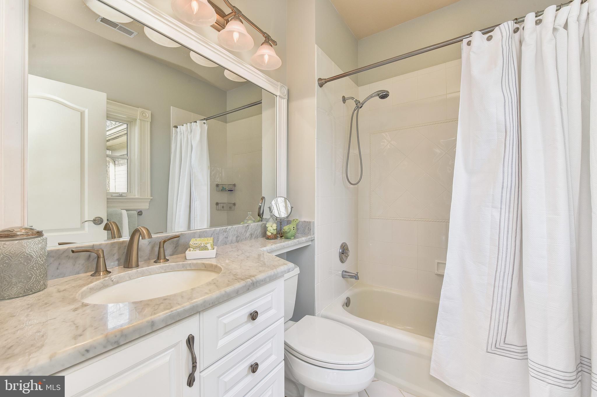 983 Spring Hill Road McLean, VA 22102 - Photo 22 of 41 Completely renovated en suite Bath