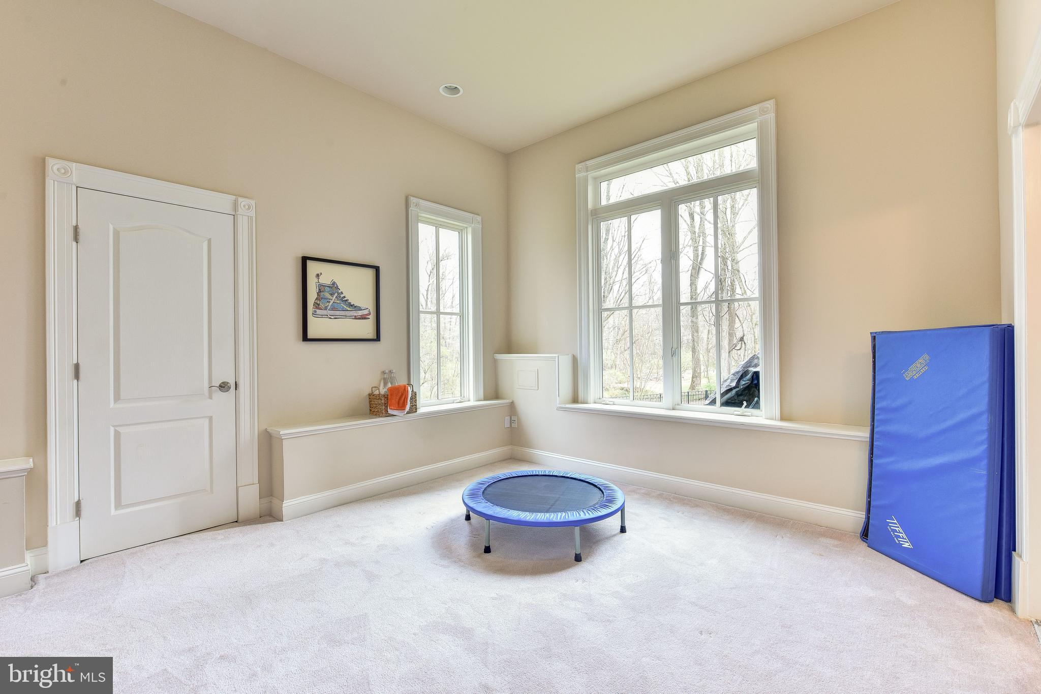 983 Spring Hill Road McLean, VA 22102 - Photo 32 of 41 Sitting Room for 6th BR or perfect in-law suite!