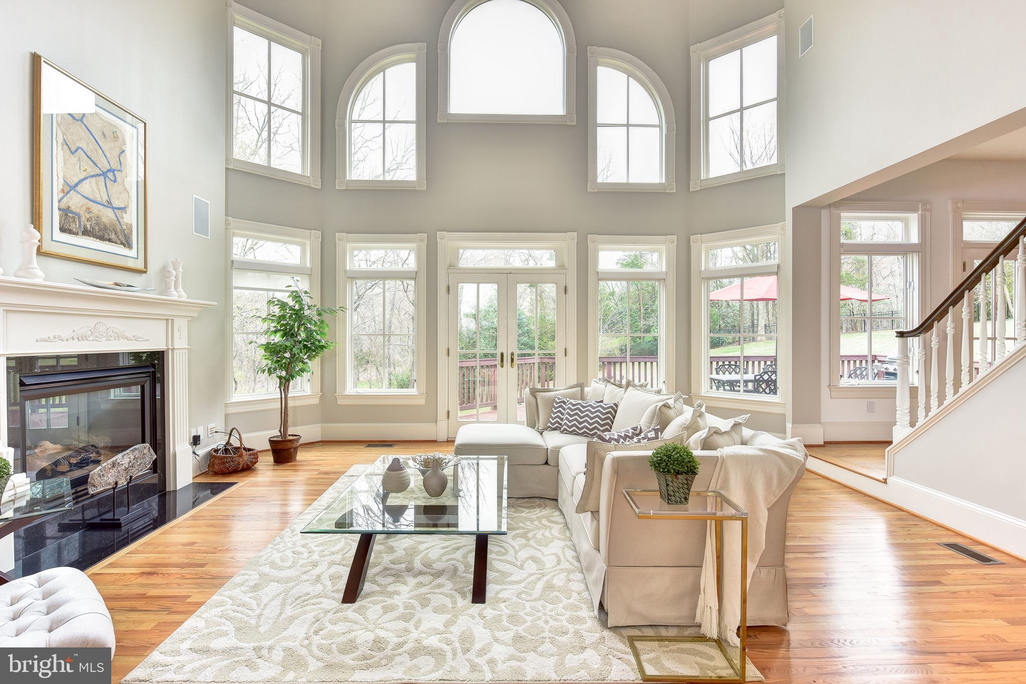 983 Spring Hill Road McLean, VA 22102 - Photo 5 of 41 Grand Two story sun drenched Family Room