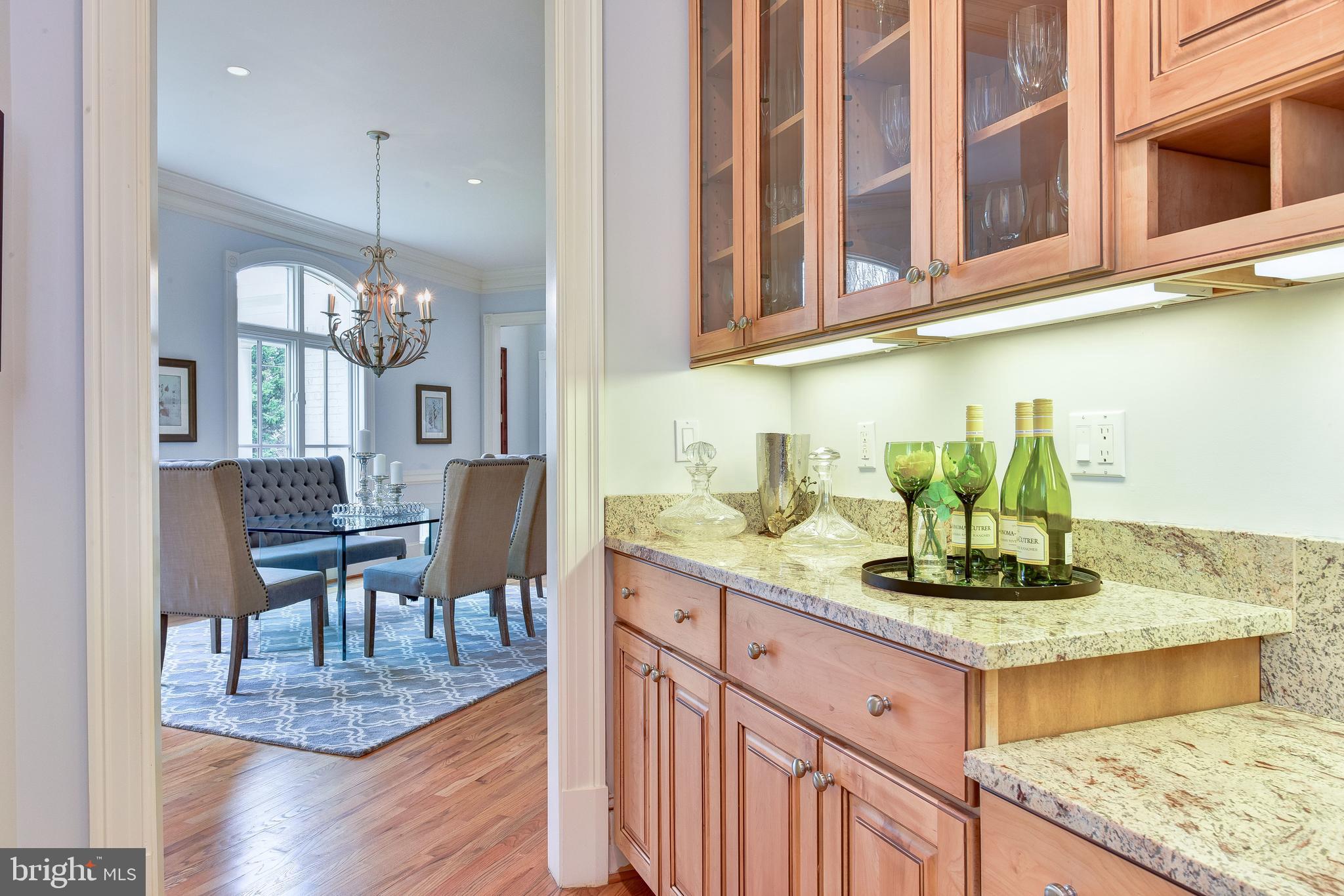 983 Spring Hill Road McLean, VA 22102 - Photo 10 of 41 Butler's Pantry between Kitchen & Dining Room
